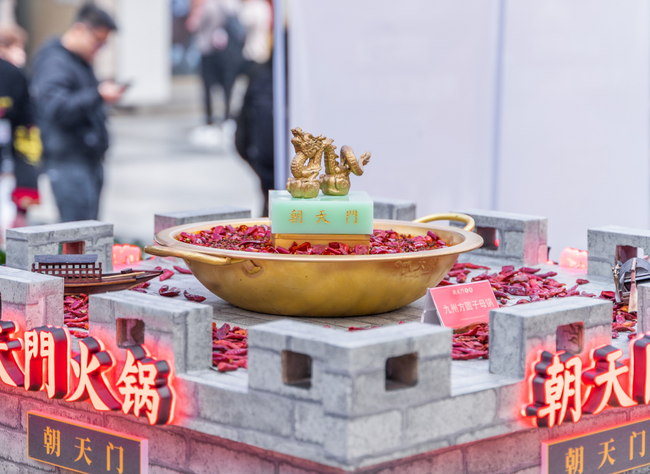 小型火鍋連鎖加盟店對開店面積有何要求？
